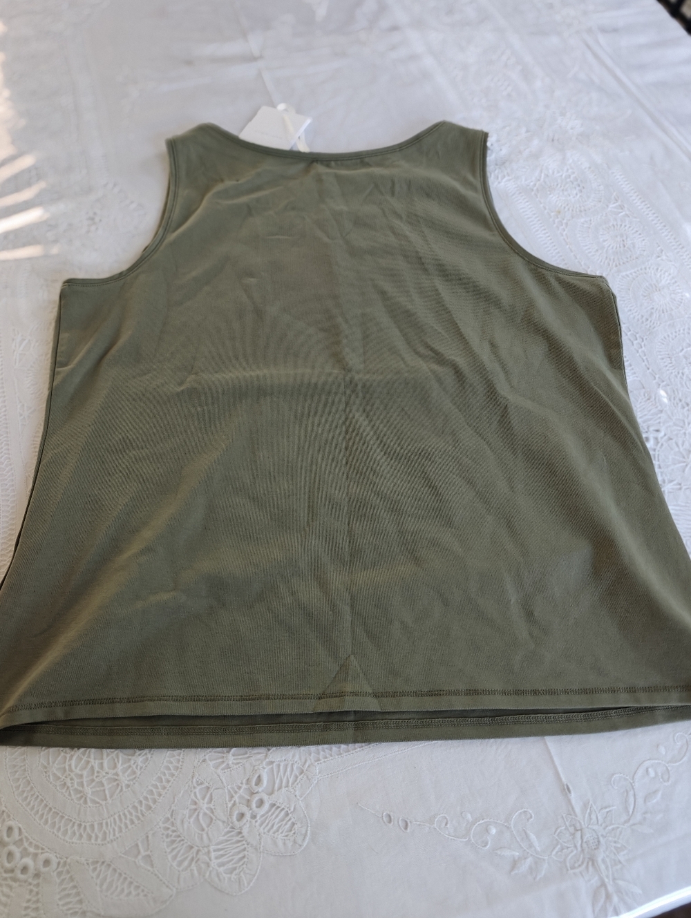 Everlane The Form Tank - Picture 8 of 9